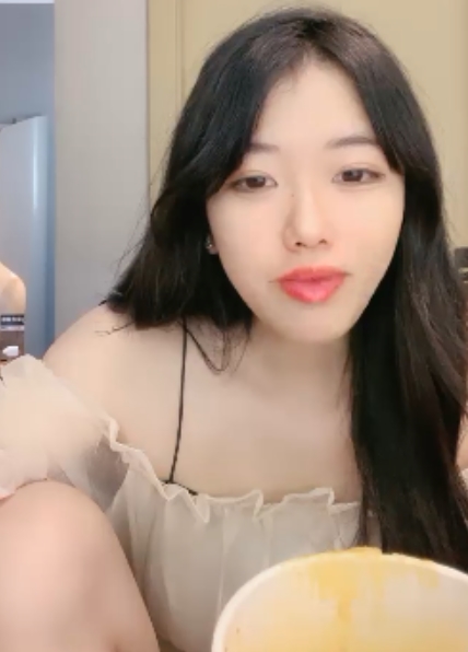 [转载搬运]+诺宝无敌【阿楚】【43V/29G】+22.8月9月直播合集+[43V+29G][百度盘]