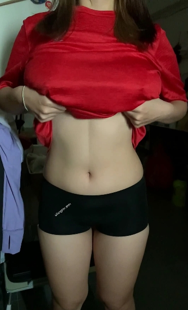 爆+乳女神身材太犯规了【24v2.14g百度云】