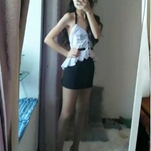 玩游戏展示身材很棒，大小1.4G密码，上本站...