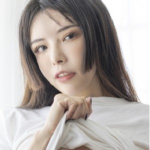 秋和柯基  洗衣房的室友姐姐 [70P1V3.93GB][百度云资源]