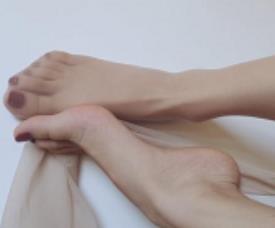 （萌兰酱）女仆装废弃工厂展示足技合集