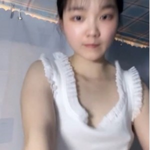 [自行打包] 在校学妹宿舍背对大胆展示 流血 洗澡表演 [10v+19g][百度盘]