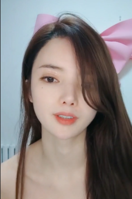 [转载搬运]+重磅~顶级绿播女神~【无虞】逆天颜值~热舞闪现~一晚狂玩~+[1V+4.38G][百度盘]