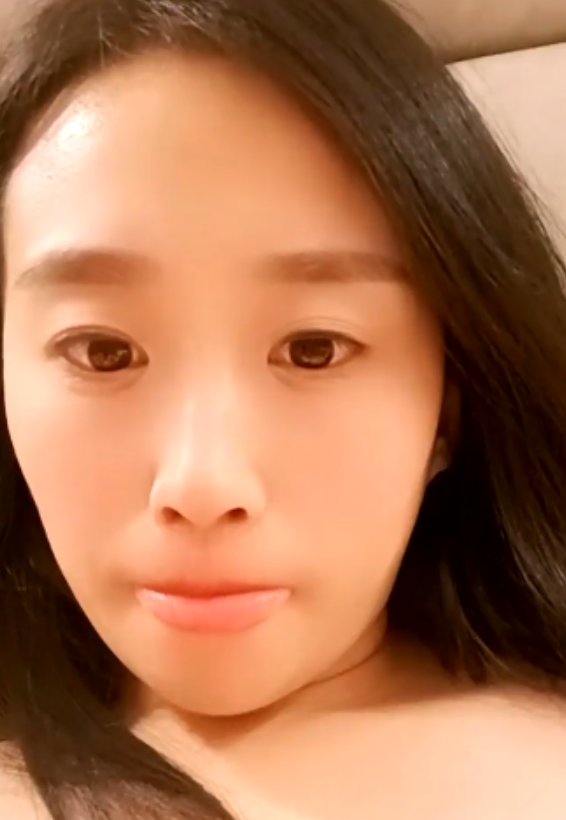 [转载搬运]+哺乳期宝妈，【哺乳期】，为了生活沉沦~直播挤某处汁+[10V+3.7G][百度盘]