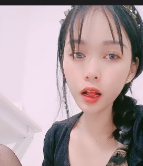 [转载搬运]+老板娘身材不错的御姐+[19v+15g][百度盘]