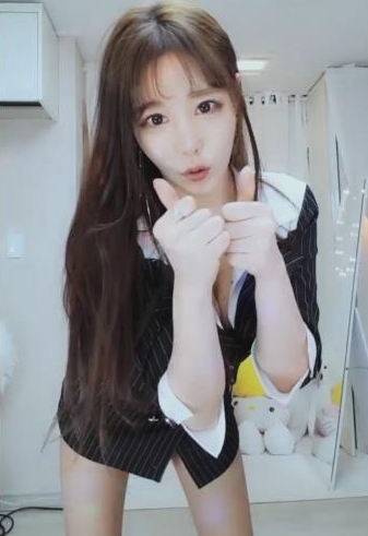 优质网红《heartmhoney》私人订制合集+[NV+8g][百度盘]