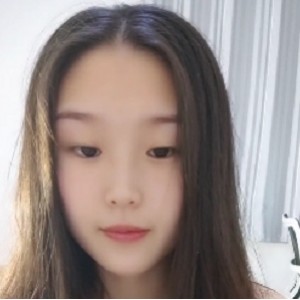 颜值清纯系美女沉沦赚钱之路[1V/423M/百度盘]