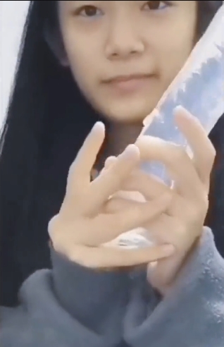 12月个人精选:双马尾女孩弹力摇弹力擦,70V288M百度盘下载