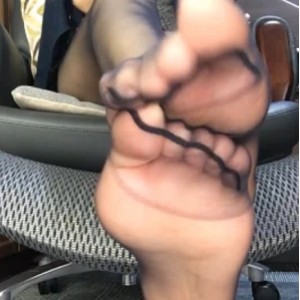 网红雪茄美脚直播回放1V342M，付费房内精彩内容，百度盘pdf转7z下载