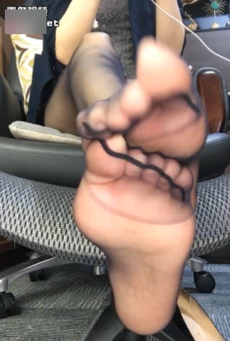 网红雪茄美脚直播回放1V342M,付费房内精彩内容,百度盘pdf转7z下载