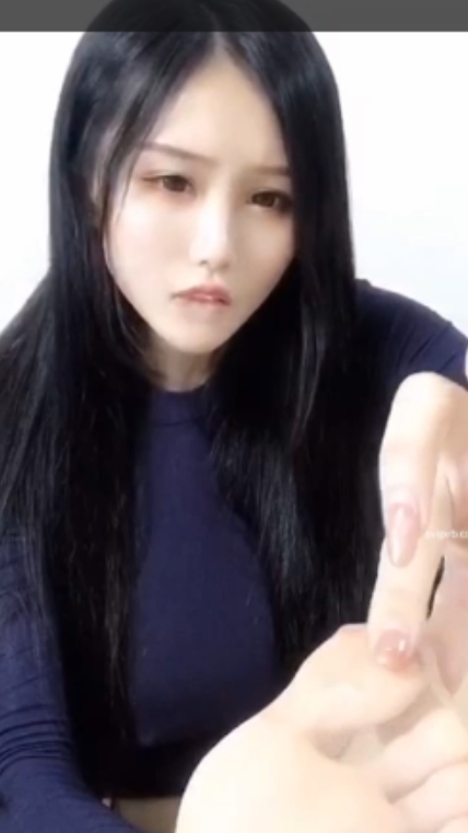 妮妮酱丝足舔脚视频199M分卷压缩下载，易直播百度云永久链接