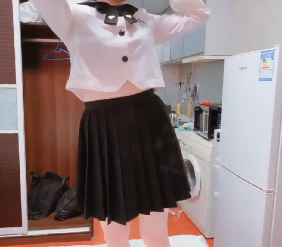 柠檬酱:福利视频直播合集,18个COS英雄联盟,光“阴”妹子酱,15.4g老资源,不露脸神秘魅力