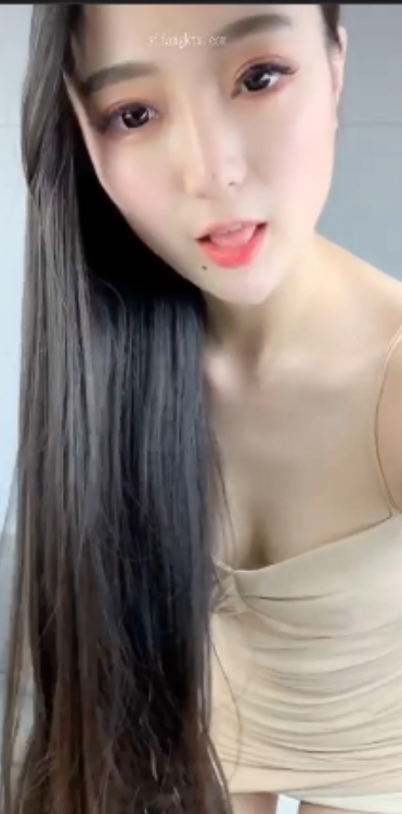 花椒冰妃+猴赛雷热舞私拍367M视频