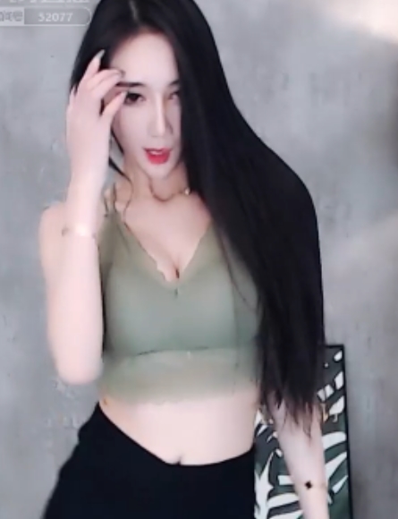 虎牙车老板AI热舞软件：一键去衣，价格公道，更新不停