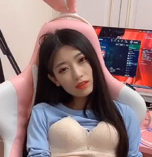 人们看到了一个充满坚毅和勇气的英雄。这样一部视频，必定会成为许多玩家的珍贵收藏，让他们时刻激励自己，勇往直前。