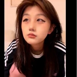 7月29日直播：颜值社保姬曼小狗自拍5小时，车灯闪耀风采