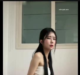 韩国反差女神尹公主F~S自娱自乐潮P大神自拍视频5V-613M