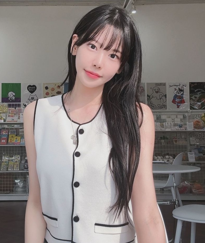 韩国网红Ki_yunjin私拍作品16.6g，百度ED2K热度爆表