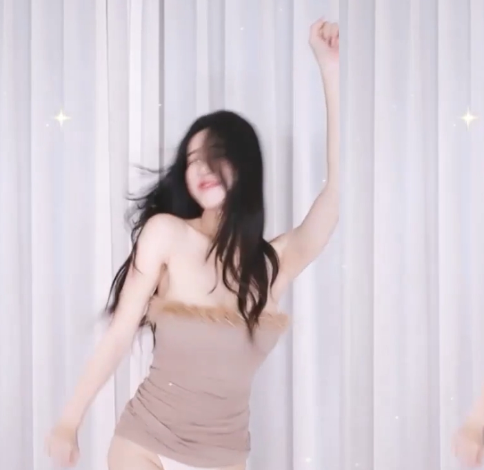 熊猫团女神智仁in0410私拍视频集75个19.7G，百度ED2K疯传