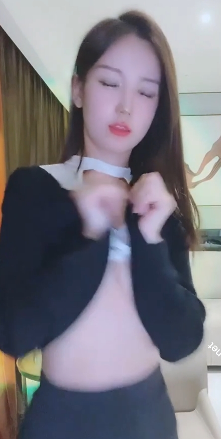 高开叉渔网袜舞姿妖娆宁依纯性感闪现百度盘视频文件长效