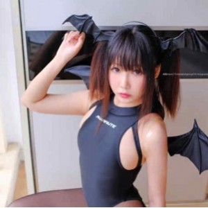 心去寻找她的作品，只需即可满足你的所有幻想。赶紧来感受清纯cos妹子铭铭Kizami的魅力吧！