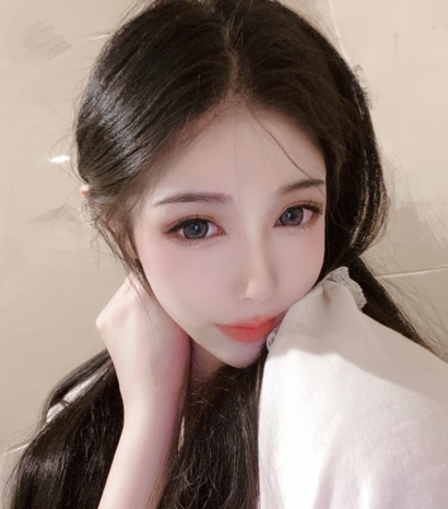 视图合集[百度云资源]：褒义词与贬义词交织，男人心中的狐狸精，最终性侣的诱惑，蛇皮般的诱人，如同原子弹般爆炸性的视频，让人久久回味。