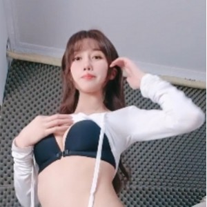 高颜值主播大长腿女神翘臀大罩杯，放飞自我道具表演不明液体[2V+3.91G]