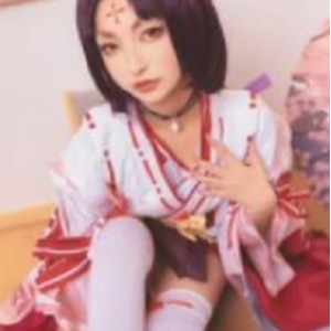 Cosplay女神神樂坂真冬视频合集绚丽多彩的角色扮演