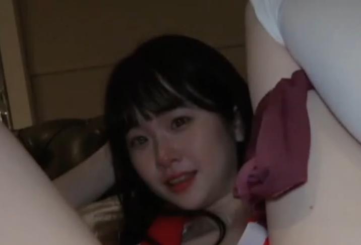 18岁身材优质初恋型漂亮小姐姐自拍FC2岛国作品，车牌FC2PPV3518061，颜值嫩可爱，视频时长58分钟，超吸引人！