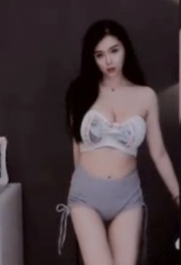 斗鱼七哥张琪格-46个视频大合集,肥美车灯露脸舞蹈