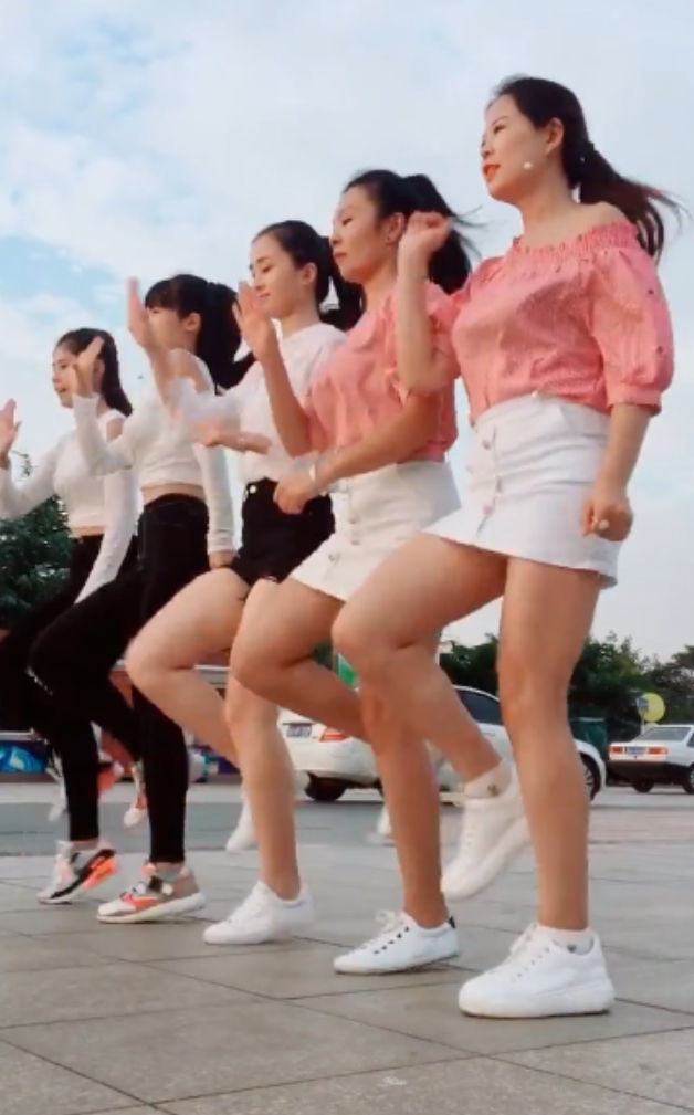 快手热舞小丽：613熟女抖馒头舞、小丽妹妹少妇抖球舞，5.14G/642V精选视频