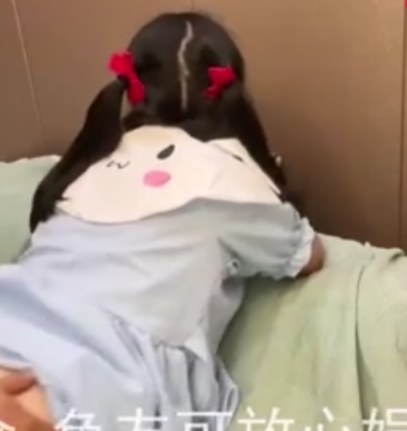 91大神视频合集：喵喵萌，月光下的晚自习，奶很大，共29个视频，1.14G，百度盘