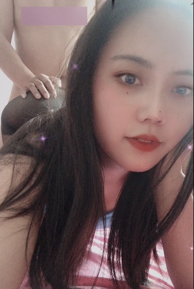 精选女友依云某处83v6.4g百度盘