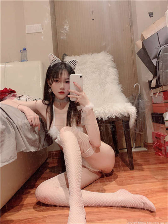 高颜值COSER魔法秋秋：国内明星探推特上的粉丝狂欢，身材颜值双担当！