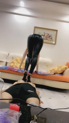 大连欣妍踩踏视频：全体重踩在bf684上，时长45分钟