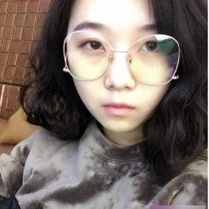 高端私密群内部社保妹子露脸原创商品