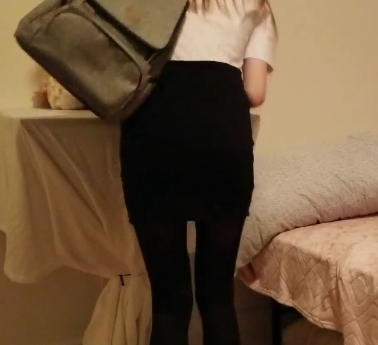 P站米老头少女睡觉偷偷闯入13V3.2G标题细化:少女睡觉被偷偷闯入的P站米老头13V3.2G