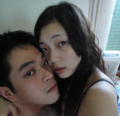 25个4.8G视频！夫妻自拍胶原蛋白美女打粑粑记录身材花样良家反应露脸真实