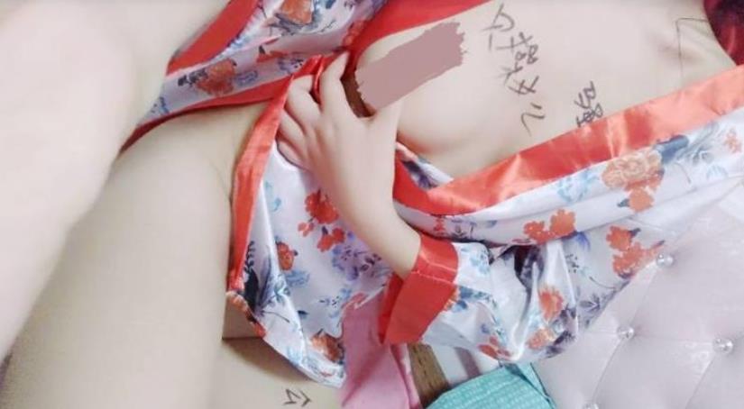 coser《雪糕酱》绝版黑料佳作