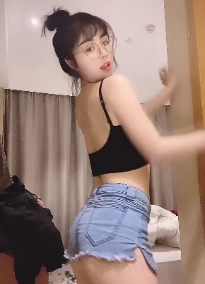 快手网红桃子、萍萍、雅玲最新作品合集：94个视频，总大小4.17GB