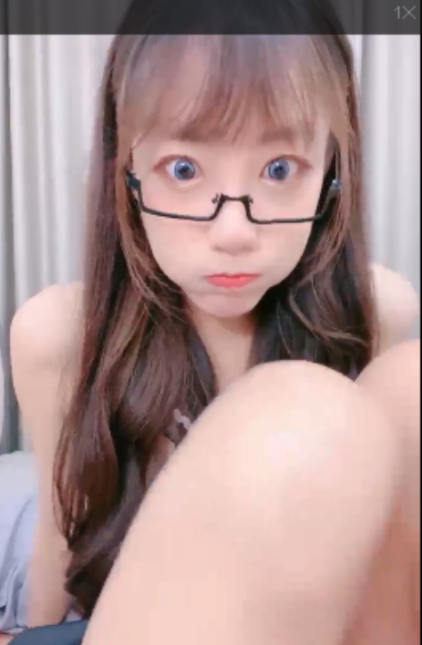 反差女友国服少女小怡：50个视频32.9G，收藏热议不断