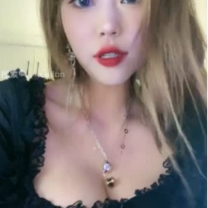 白桃套路直播：劲爆盯送，口水磨铁棒，1V1.2G百度云