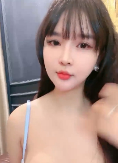 美女大罩杯女神幼猫r被互动了！互动视频1V+1.45G，百度盘转载搬运