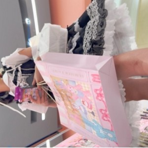 透明内衣-洛麗塔，让美女一刻鍾零距離欣賞的百度盘商城