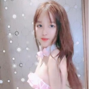 斗鱼超人气萌妹子27段视频合集，387分钟青涩可爱初恋脸