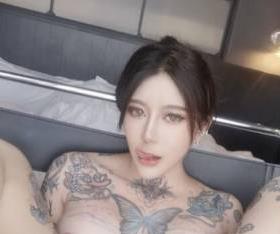龙猫夫妇Onlyfans资源：138V，556M，sexychloe56身材颜值文身一枝花