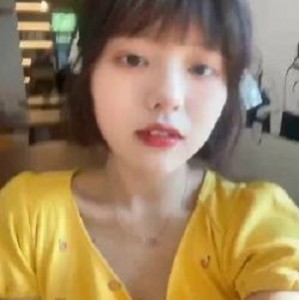 超可爱美丽同事J液：妹子视频分享，幸福快乐