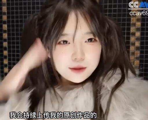 清凉JK服装美少女自拍1V-400M，双马尾黑丝妹子爸爸车灯