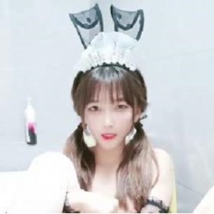 青春活力双马尾萌妹直播秀，S给作指J爸爸，1分30秒精彩视频