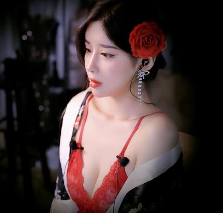 小恩雅新剧情：妈妈儿仔自拍30分钟时长实物展示H小说